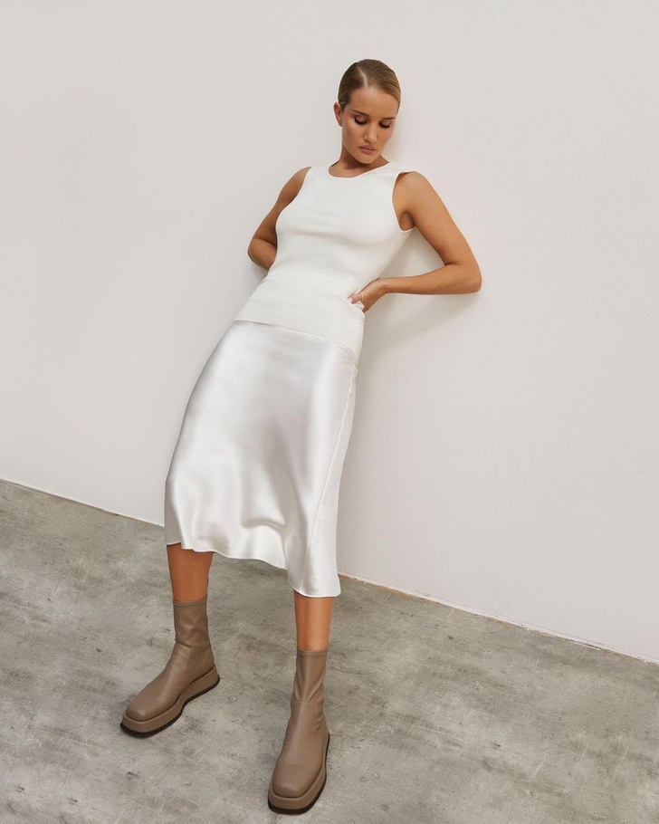Платье-комбинация + кожаные сапоги: эффектный образ Роузи Хантингтон-Уайтли, который хочется повторить