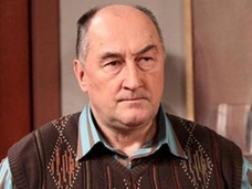 «Утром линейка, а после – кладбище»: звезды «Ворониных» почтили память Бориса Клюева