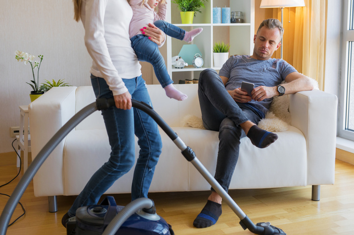 муж не помогает с ребенком и домашними делами что делать