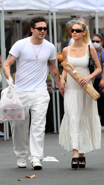 Никола Пельтц вернула один из главных трендов нулевых | marieclaire.ru