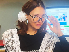 «Вот это девчуля»: 42-летняя Екатерина Климова в образе школьницы в очках произвела фурор в Сети