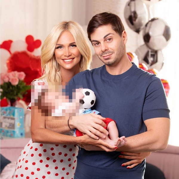 Виктория Лопырева отметила 5 месяцев со дня рождения сына, выложив новое семейное фото