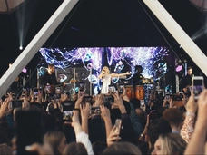 ROOF FEST объявил первую волну артистов летнего сезона концертов на крыше