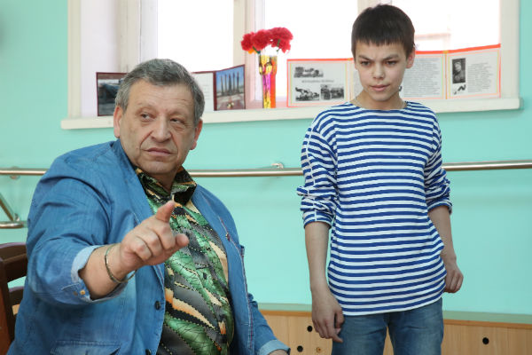 Борис Грачевский проверил артистические способности воспитанника детского дома. Теперь Вова Любимов ждет лета, чтобы прилететь в Москву на съемки