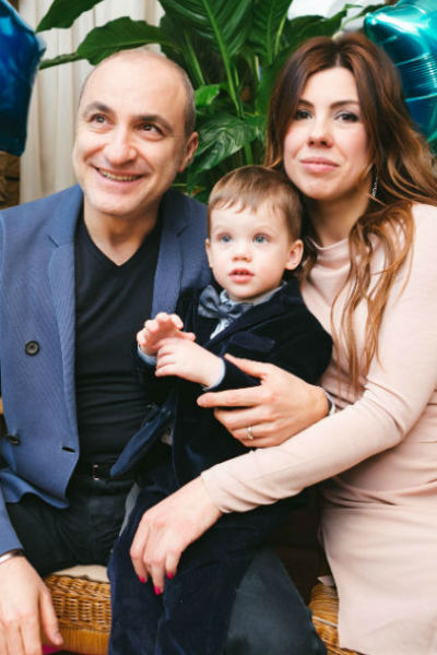 Михаил Турецкий с дочкой и внуком