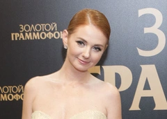 Лена Катина об участии в шоу «Маска»: «У меня наконец-то пройдут синяки на носу от этой шапки паука»