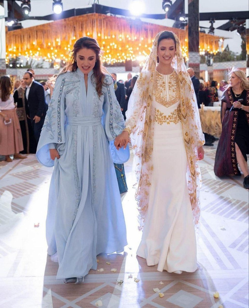 Вот и невеста: королева Рания поделилась фотографиями с девичника будущей невестки