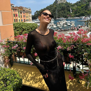 Видно все: Ханде Эрчел выбрала сексуальное «голое» платье для прогулок по Италии с Хаканом Сабанджи