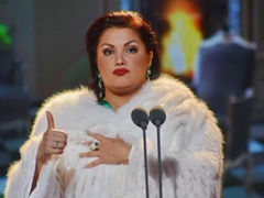 Усидевшая на трех стульях Нетребко снова провоцирует россиян