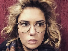 Агата Муцениеце довела поклонницу до развода