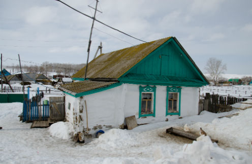 Дочь Хайрнисы надеется сделать пристройку к дому – под ванную и туалет