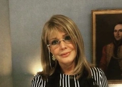 Елена Проклова рассказала, содержит ли бывшего мужа