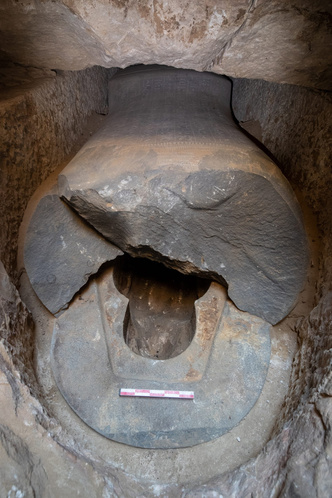 Вместо тела — скарабей: в Египте нашли разбитый саркофаг с надписями из Книги мертвых