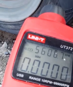 Что произойдет с покрышкой на «Жигулях» на скорости 620 км/ч (видео крупным планом)