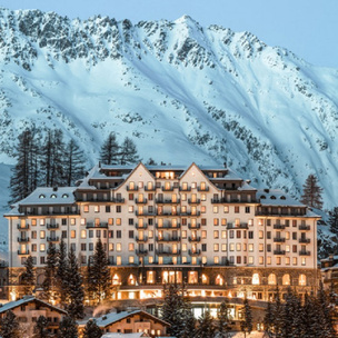 Ледяной дворец из сказки: роскошный отель Carlton St. Moritz — идеальная локация для зимнего путешествия
