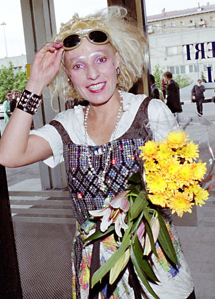 Как одевались российские звезды в 90-е: фото