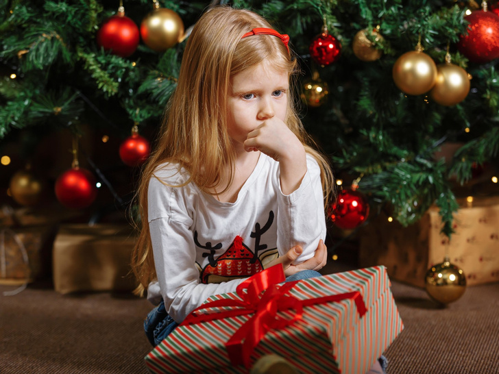 Обида на всю жизнь: 5 новогодних традиций, которые ломают психику ребенка