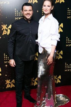<p>Эмин Агаларов и Алена Гаврилова на премии «Жара Music Awards-2019»</p>