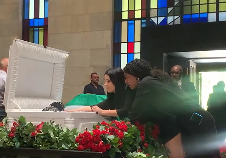 «Я всегда буду любить тебя»: бывшая жена и дочь Пьера Нарцисса рыдают у гроба