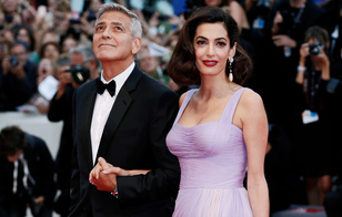 Никакого ботокса и солнца: Амаль Клуни и ее секреты красоты
