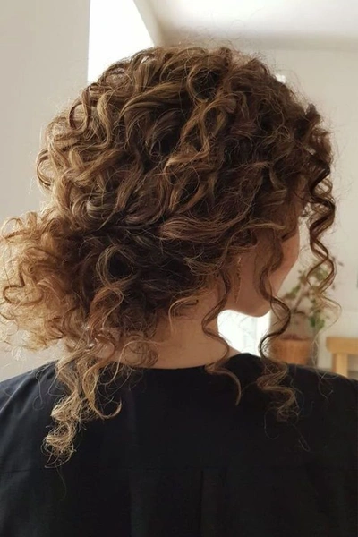 Curly hair don't care: 6 красивых укладок для кудрявых волос