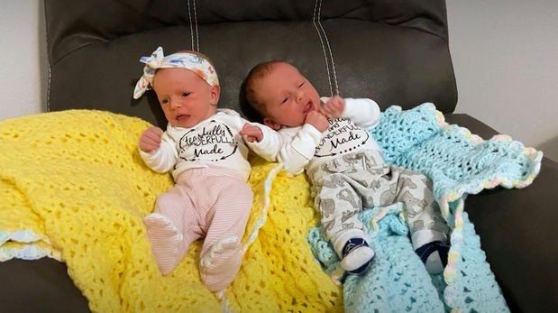 Самые «старые» новорожденные: в США родились близнецы из 30-летних эмбрионов