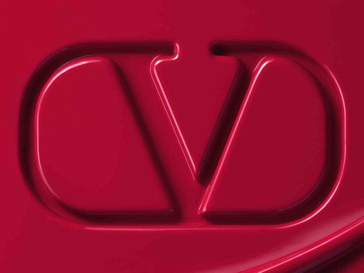 Valentino запускает собственную линию макияжа