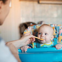 Комбинированное питание: чем кормить полугодовалого ребенка