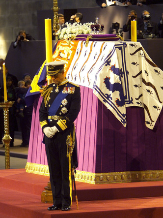 Скромный принц: последняя королевская традиция, которую нарушил Филипп