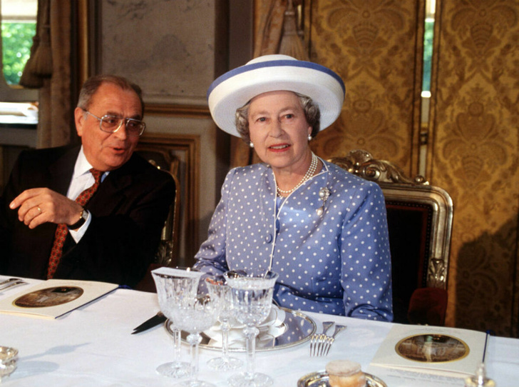 Обед во дворце: что можно и нельзя делать во время трапезы с Королевой