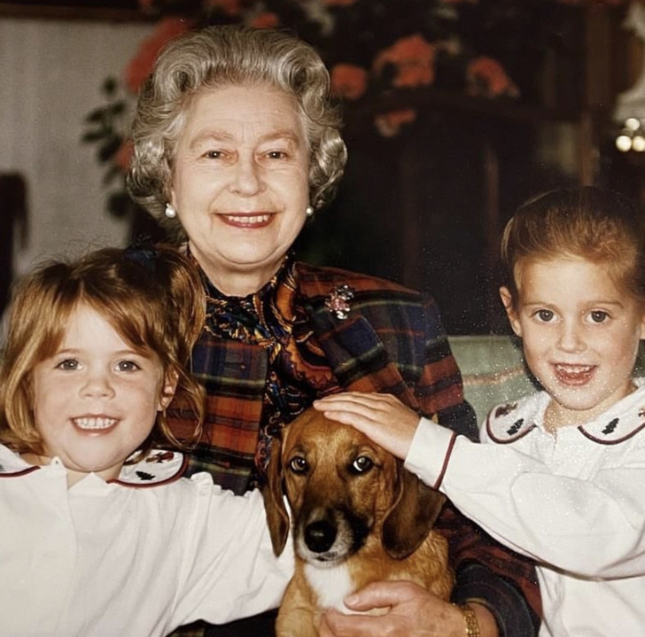 Навзрыд: самое сентиментальное и личное послание королеве Елизавете II от внучек-принцесс