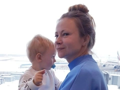 «Мать и довольное дитя»: Мария Миронова показала, как отдыхает с младшим сыном