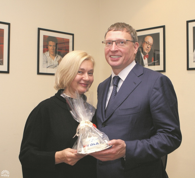 Жена буркова губернатора. Семья буркова. Семья буркова. Семья буркова. Семья буркова.