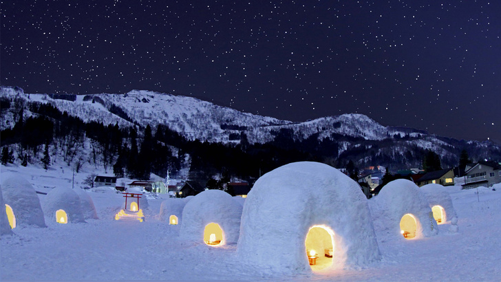 В Японии появилась деревня со снежными хижинами