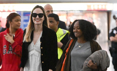 Новый имидж и ослепительная улыбка: Анджелина Джоли сияет рядом с любимой дочкой
