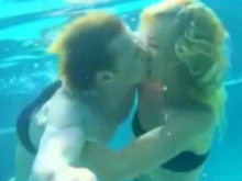 Ольга Бузова и Дмитрий Тарасов снялись в чувственном видео под водой