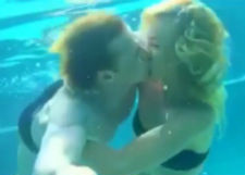 Ольга Бузова и Дмитрий Тарасов снялись в чувственном видео под водой
