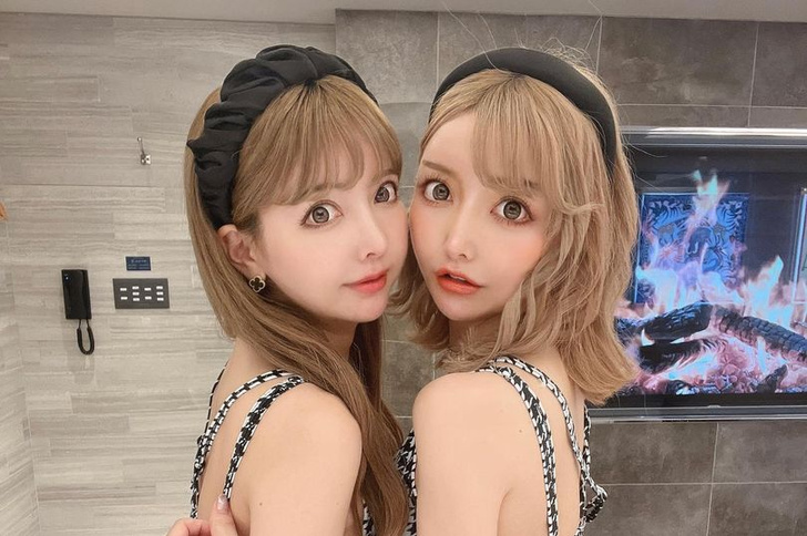 как сейчас выглядят самые красивые близняшки в Японии