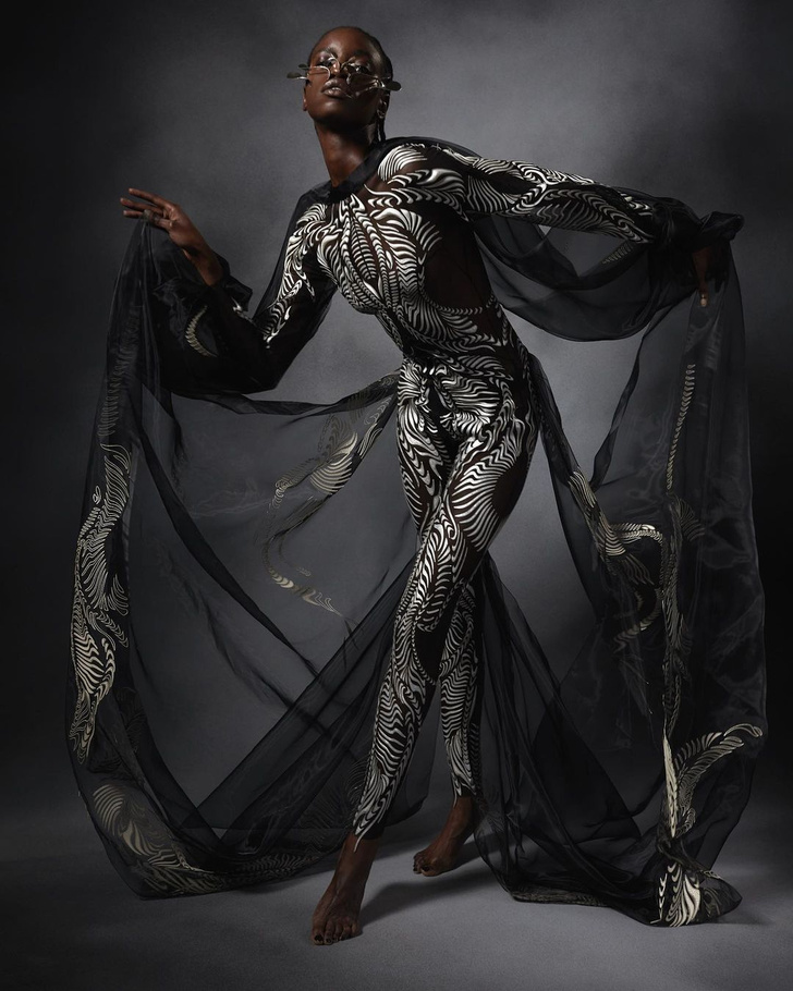 Вид сверху лучше: как выглядит воздушная коллекция Iris van Herpen Haute Couture AW21