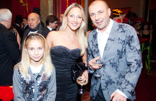 Жулин, его возлюбленная Наталья и дочь Саша часто вместе появляются на светских мероприятиях