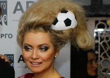 Лена Ленина вручила Ленинскую премию
