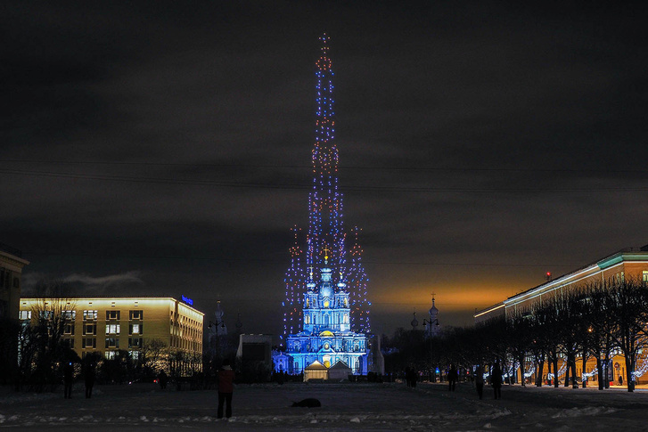 Фото №2 - В Петербурге восстановили с помощью дронов колокольню Смольного собора
