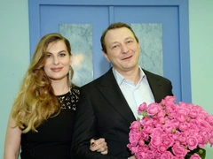 «И она меня любит»: Марат Башаров хочет вернуть третью супругу, которой сломал нос