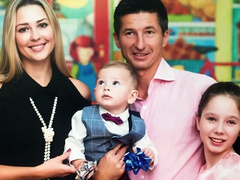 Как Евгений Алдонин пережил смерть экс-супруги Юлии Началовой, принял в новую семью дочь от первого брака и стал отцом в третий раз