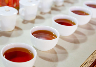 50 оттенков черного: как устроена работа профессионального дегустатора чая