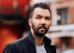 Денис Клявер: «Мы с Евой говорим о будущем дочери»