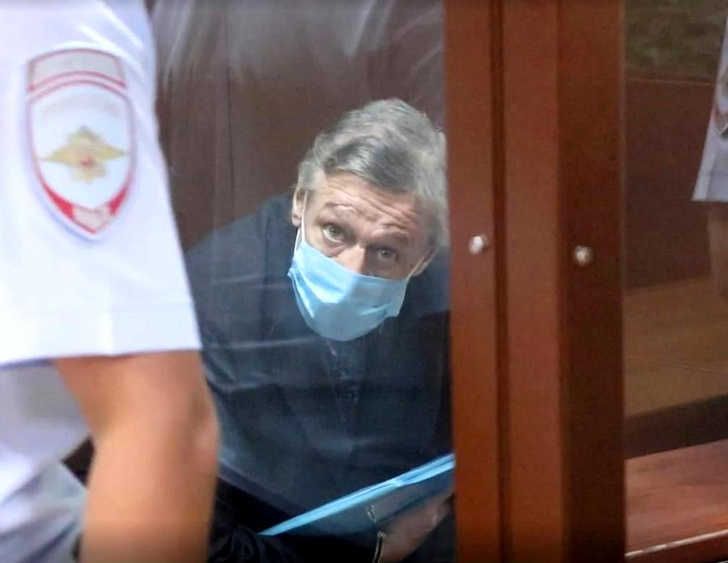 Лжесвидетелей по делу Михаила Ефремова положили в психбольницу