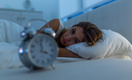 Сомнолог Тарасова объяснила, почему сон в каникулы можно сдвигать только на полтора часа