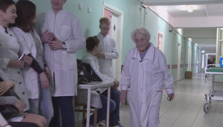 В возрасте 92 лет скончалась старейший практикующий хирург России Алла Левушкина