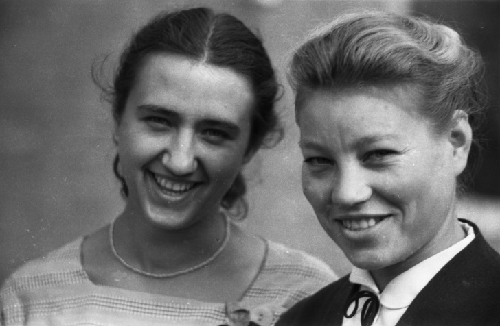 Как выглядели советские женщины в 40 лет: реальные фото наших мам в молодости